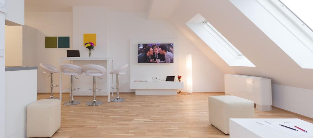 Smart Living - Hauptbahnhof - Self Check-in Apartahotel 4*
