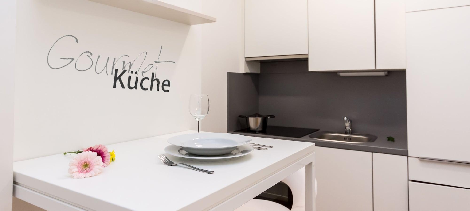 Hotel apartamentowy Smart Living - Hauptbahnhof - Self Check-in 4*