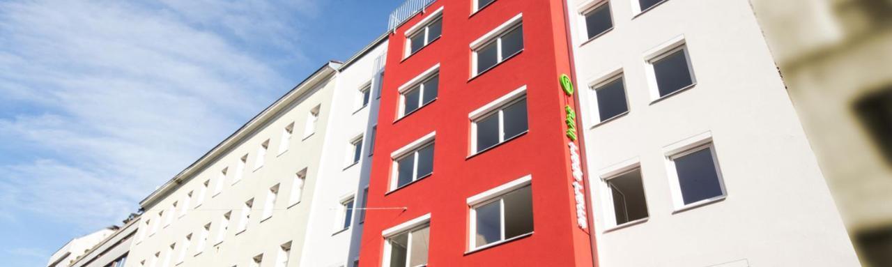 Hotel apartamentowy Smart Living - Hauptbahnhof - Self Check-in 4*
